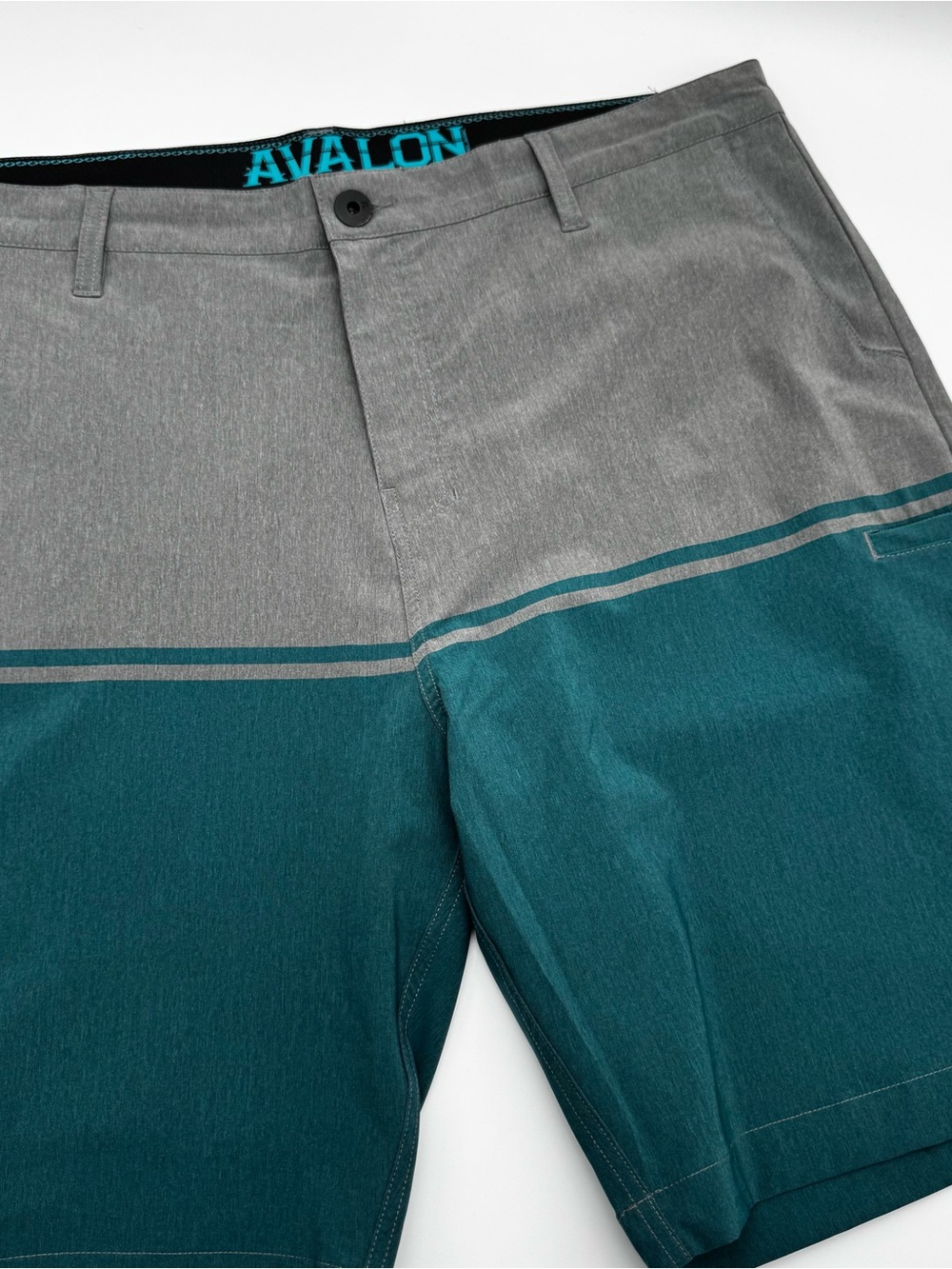 Pelagic Avalon Hybrid Men’s Size 38 Teal Gray Fishing Shorts